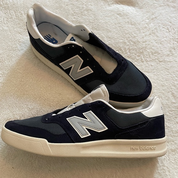 New Balance - Classic 10.5 Mens (Nearly Mint) - Picture 2 of 4